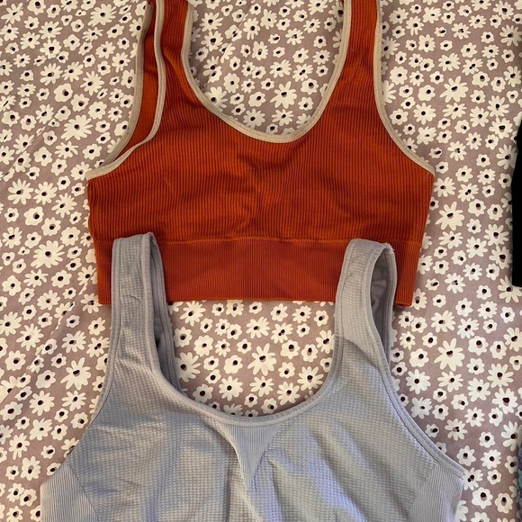 4 Seamless Sports Bras Bundle - Picture 2 of 4